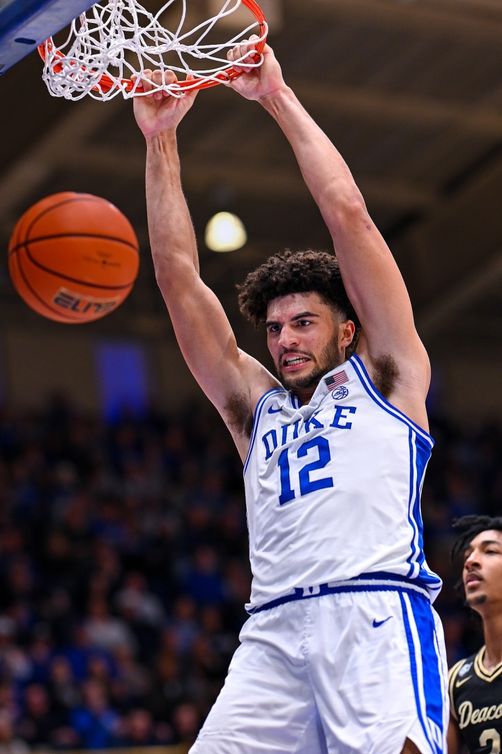 yl23455永利平台-真猛将~状元热门卡梅隆·布泽尔轰32分9板4助3断 杜克开季18胜1负