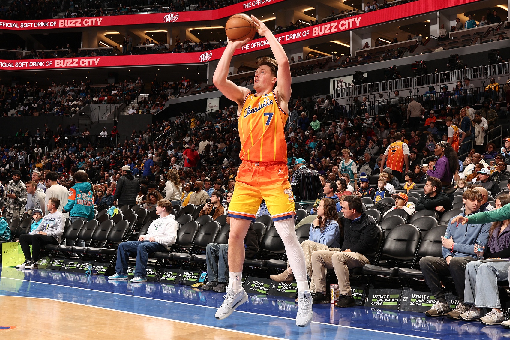 yl23455永利官网-未来可期！克尼佩尔生涯前46场命中150+三分 NBA历史最快