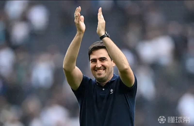 伯恩茅斯总监：比起球员转会离开，我们更担心失去伊劳拉